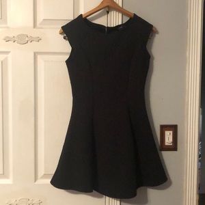 • FOREVER 21 - Black dress •